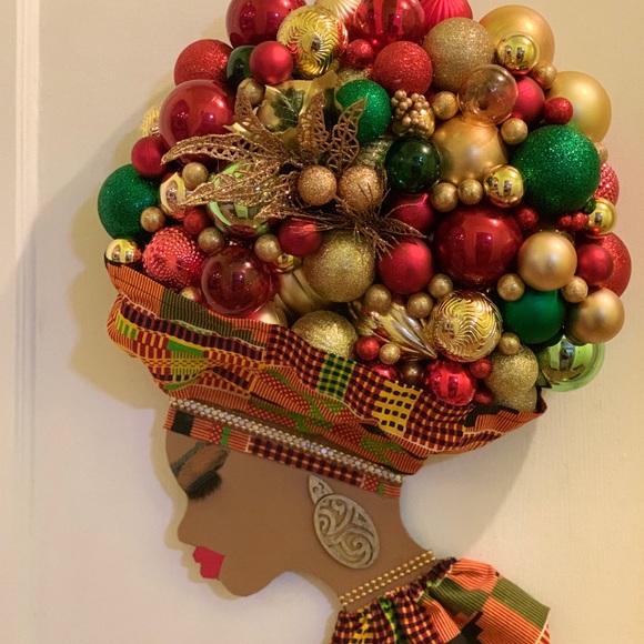 Customized Wreaths - Picture 2 of 5